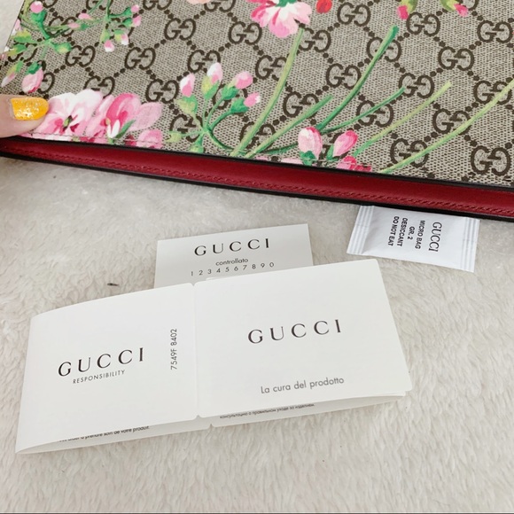 NWT Authentic Gucci Bloom Supreme GG Cosmetic Bag - Picture 8 of 14